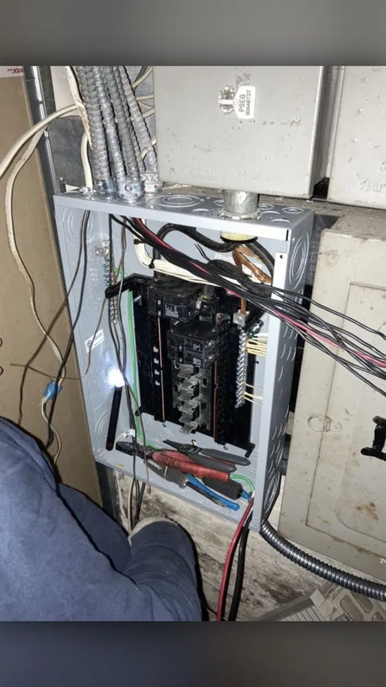 Slide of Ridgefield Electrics 24