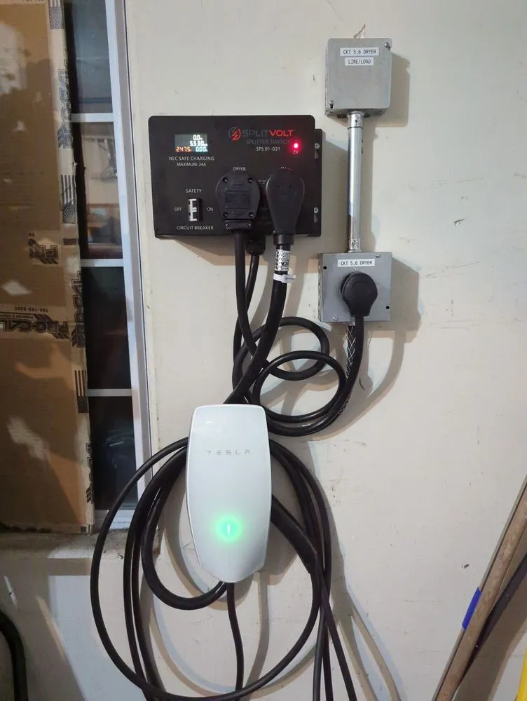 Emergency electrician providing circuit breaker repair in Royal Oaks, CA - Ridgeline Electric