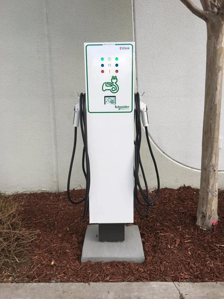 Certified electrician providing emergency electrical service in Royal Oaks, CA - Ridgeline Electric