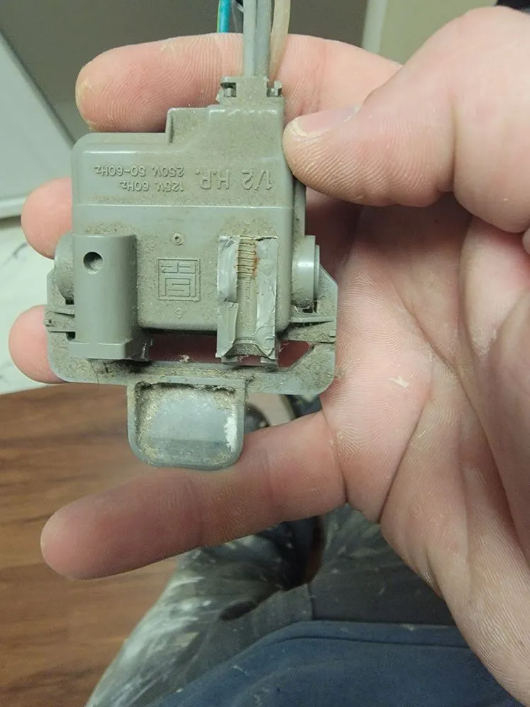 Emergency electrician providing wiring installation in , 