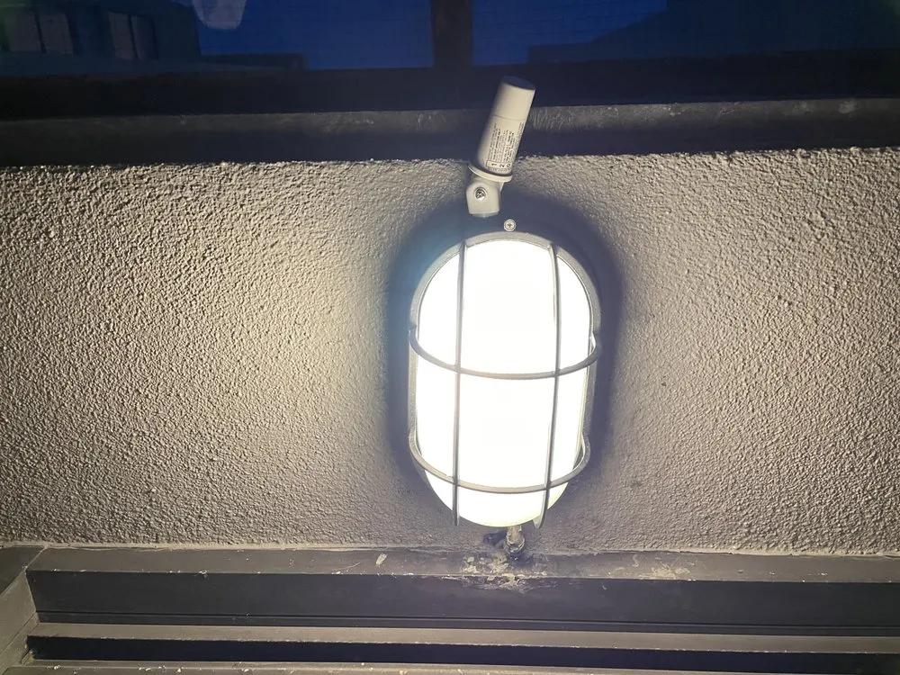 Slide of Right Hand Handyman Services