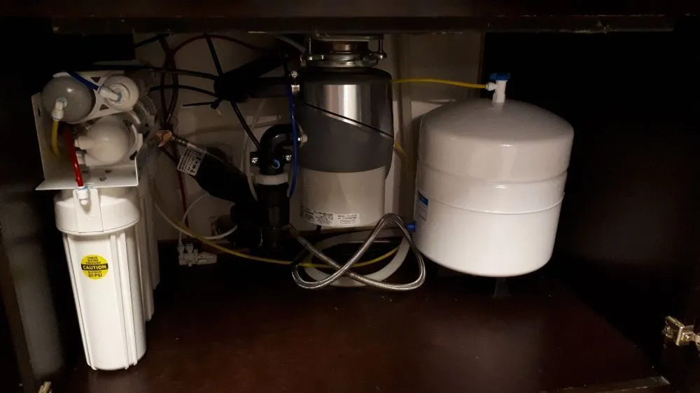 Certified electrician providing lighting installation in Montrose, CA - Right Handyman Service