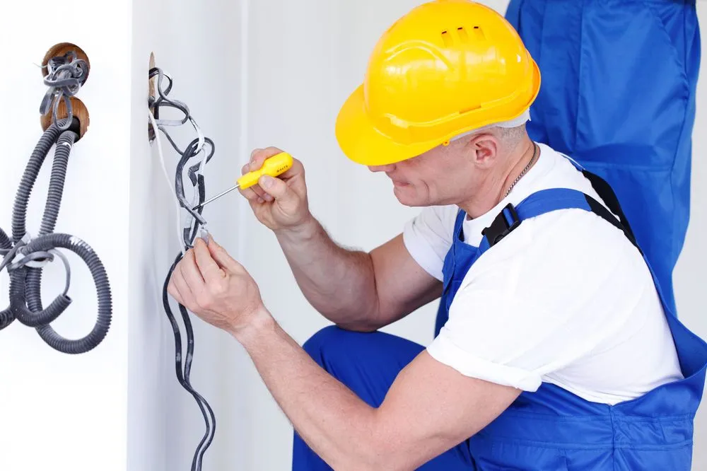 Trusted electrician providing lighting installation in St Louis, MO - Right Now Home Services