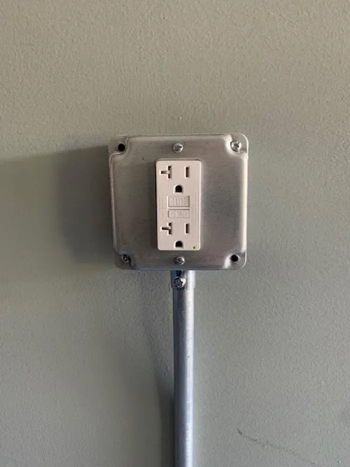 Affordable circuit breaker repair service in ,  - Right Pro Electrical Services