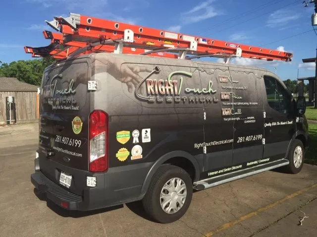 Certified electrician providing lighting installation in Pasadena, TX - Right Touch Electrical