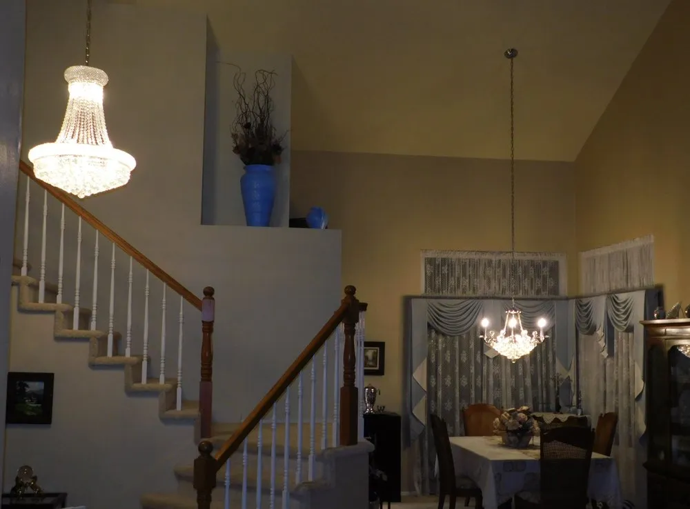 Trusted electrician providing emergency electrical service in , 