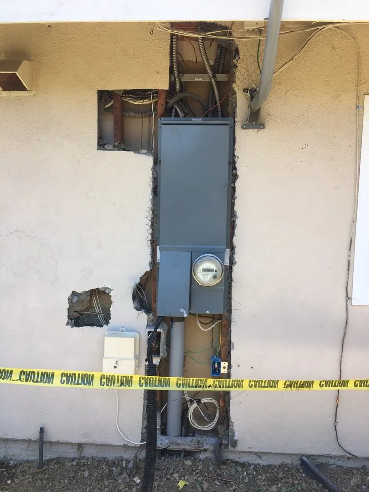 Licensed electrician providing outlet and switch repair in , 