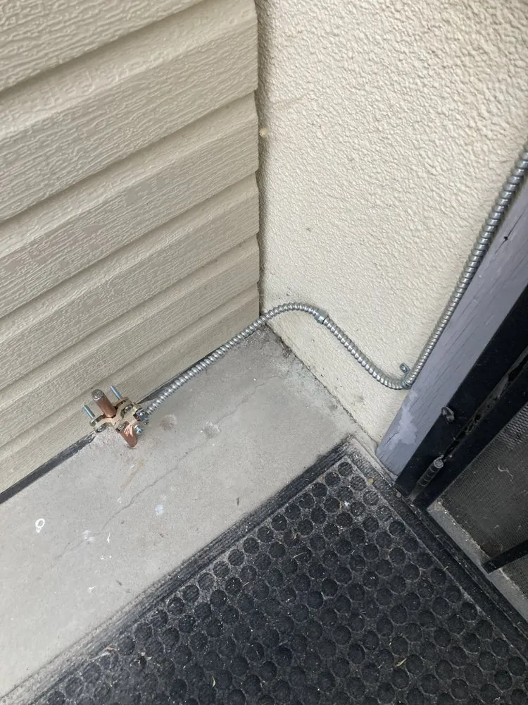 Expert electrician providing emergency electrical service in , 