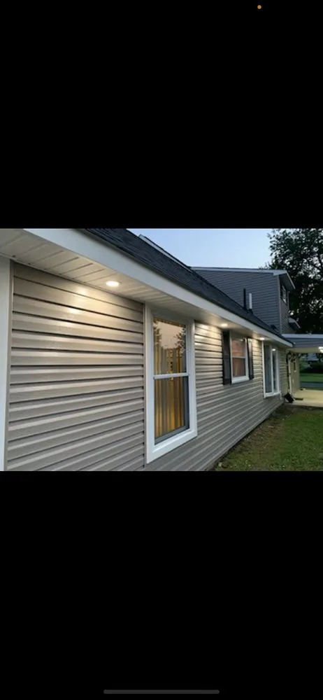 Expert electrician providing electrical repair in , 