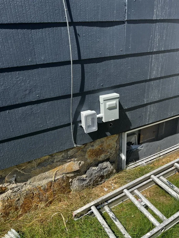 Slide of Rinos Electric