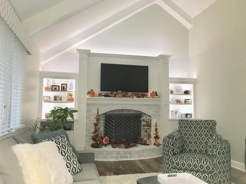 Certified electrician providing lighting installation in , 