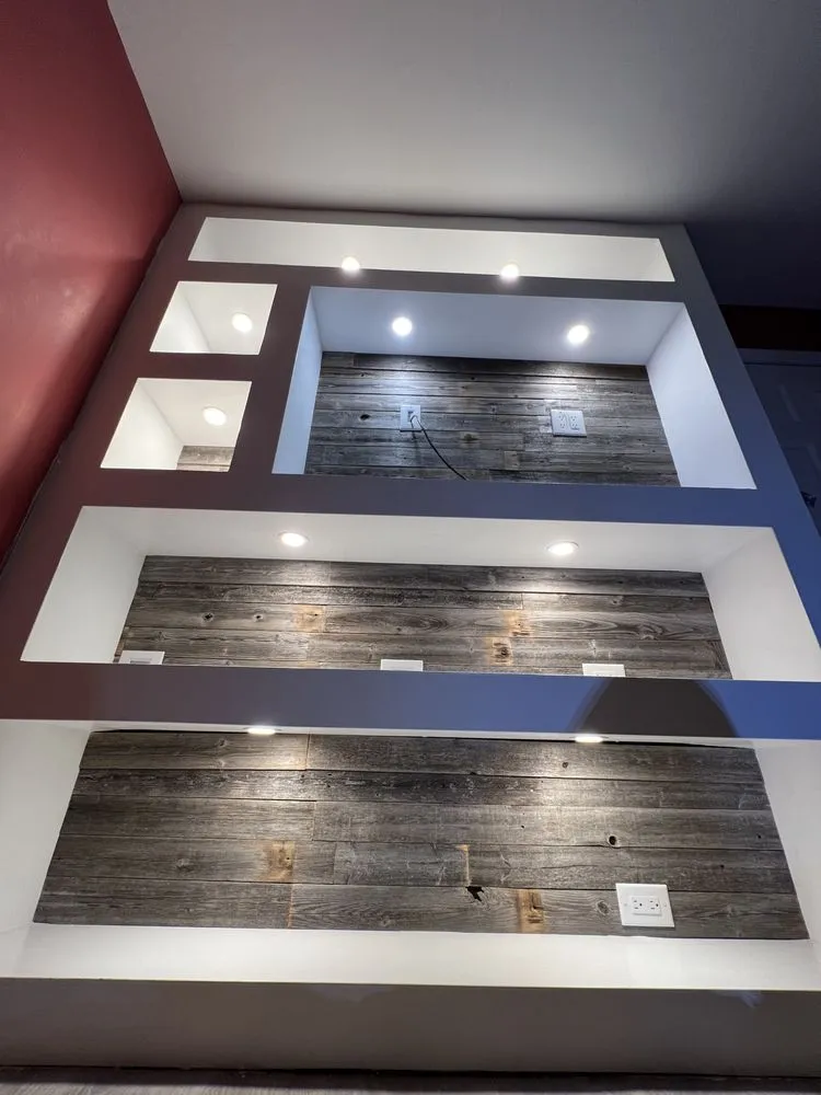 Expert electrician providing electrical repair in , 