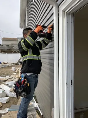 Rivera Electric Logo