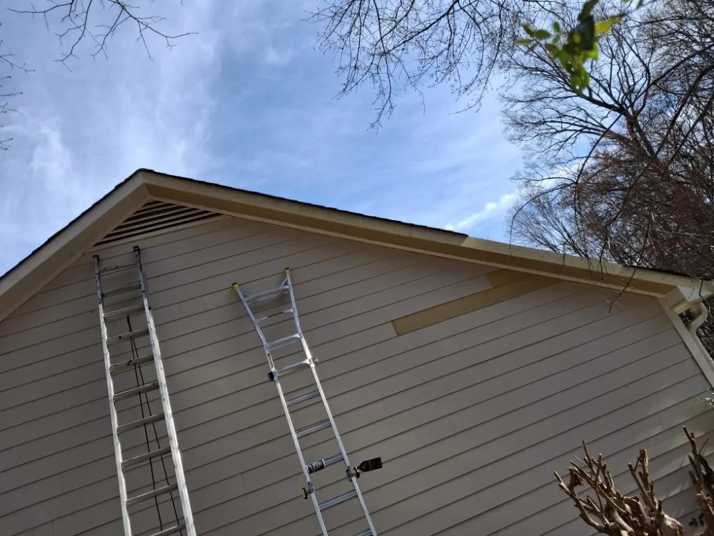 Certified electrician providing lighting installation in , 