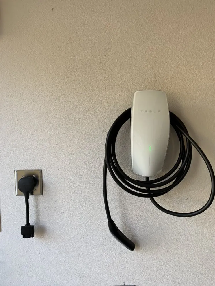 Emergency outlet and switch repair service in , - Rizzo Electric