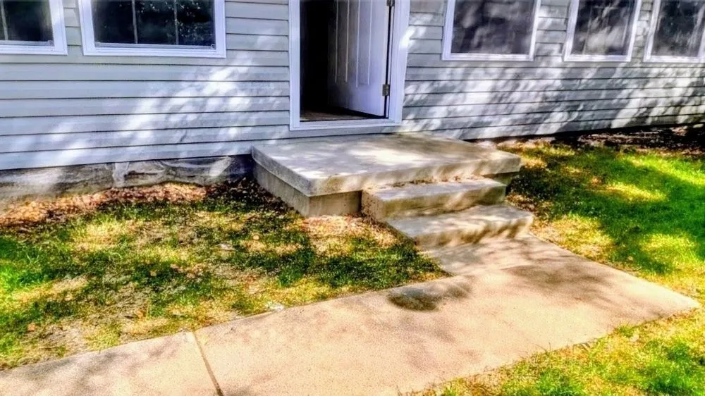 Slide of R&J Construction