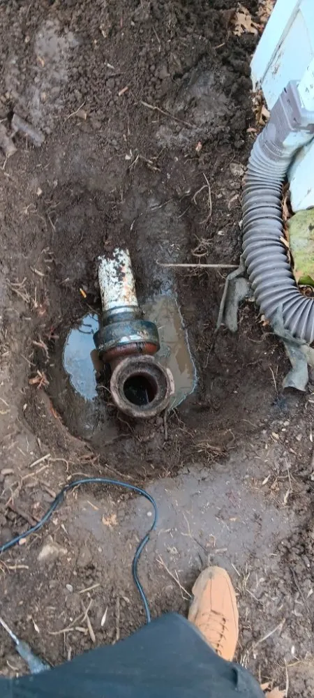 Emergency electrician providing outlet and switch repair in Bowring, OK - R&J Contracting Services