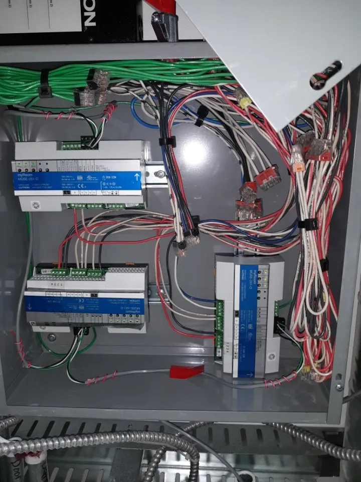 Slide of R&J Electric