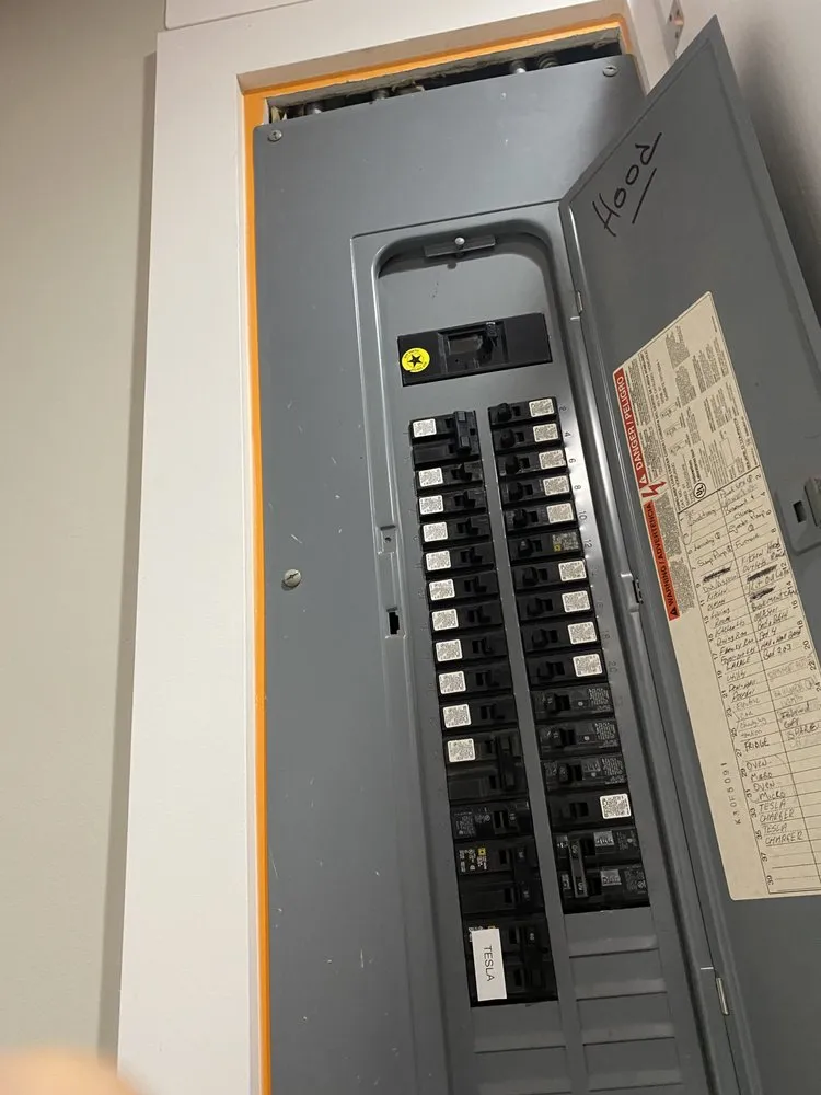 Expert electrician providing electrical repair in ,