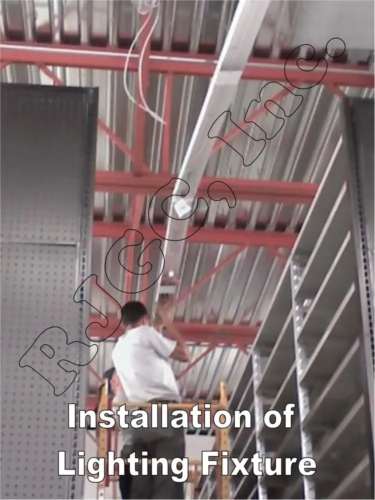 Emergency electrician providing outlet and switch repair in Mangolia Square, FL - RJ General Construction