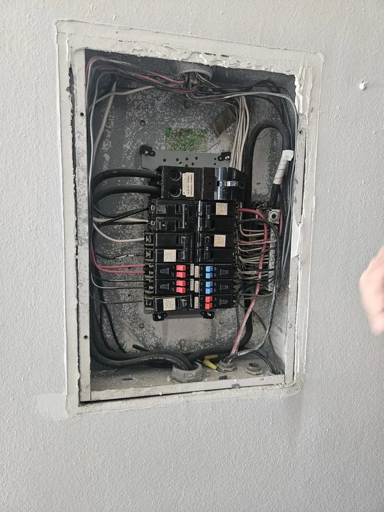 Trusted outlet and switch repair service in Tamarac, FL - RJN Electrical Service
