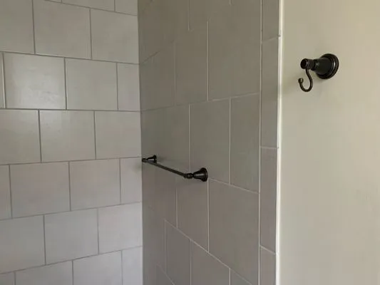 RJs House Service Logo