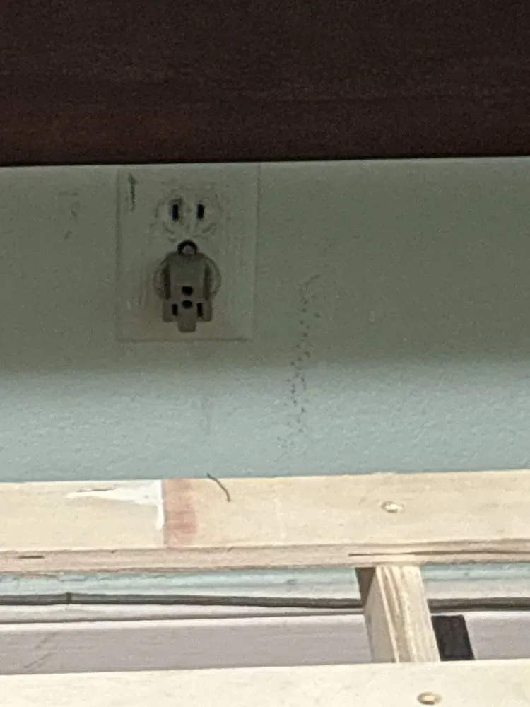 Slide of R&K Electric & Remodeling Service