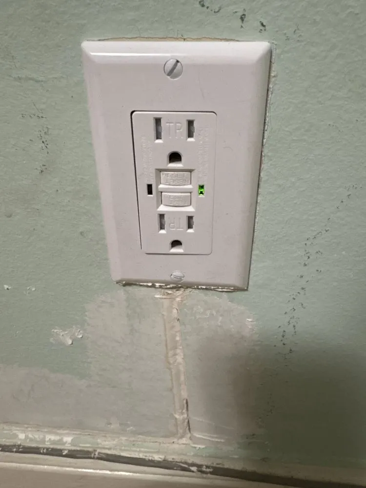 Slide of R&K Electric & Remodeling Service