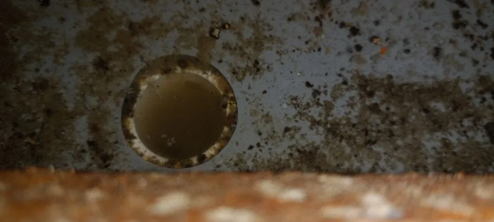 Professional electrician providing electrical repair in , 