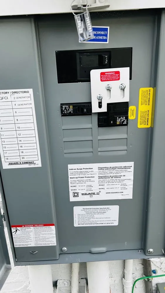 Professional electrician providing wiring installation in Port St. Lucie, FL - Rm Electric