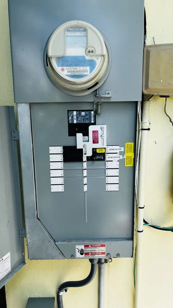 Licensed circuit breaker repair experts serving Port St. Lucie, FL - Rm Electric