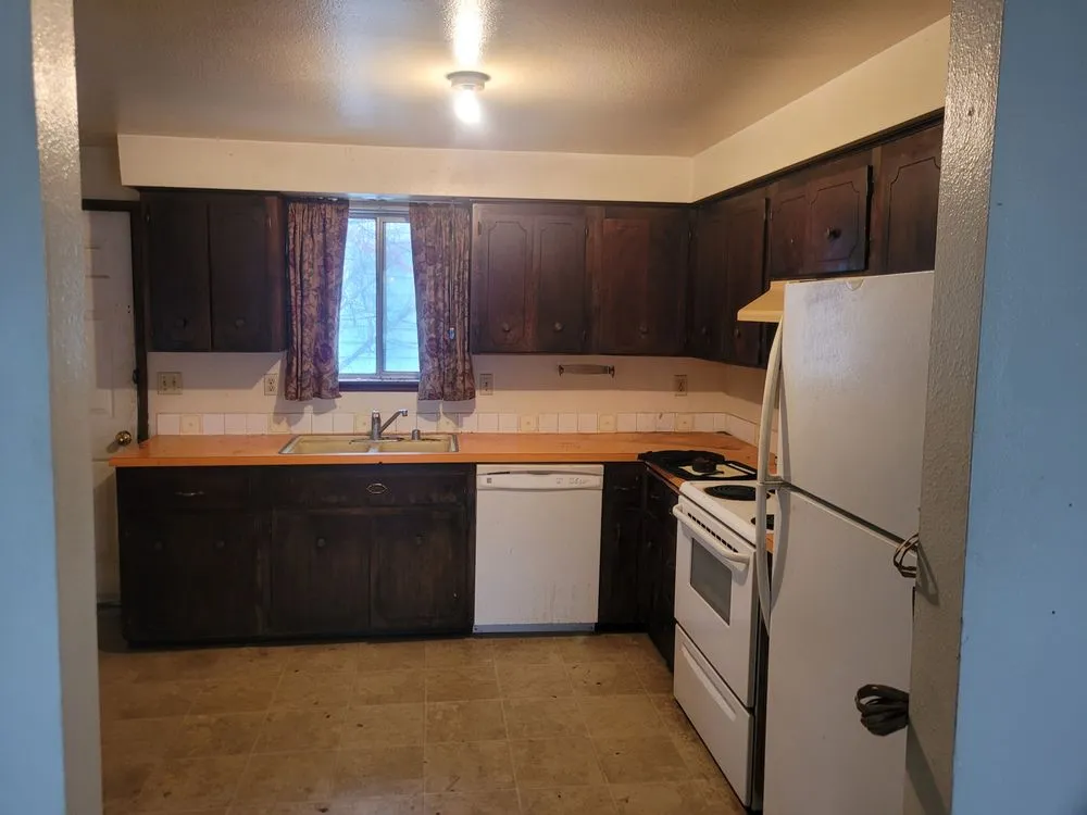 Slide of RMB Handyman