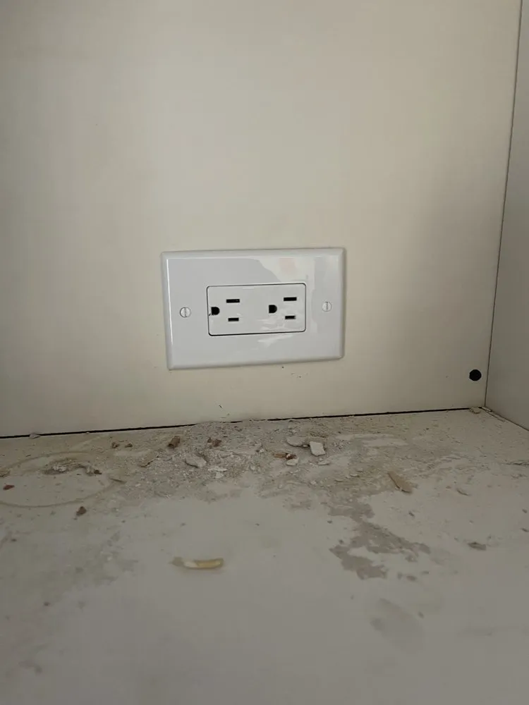 Certified circuit breaker repair in Lindenhurst, NY by RMG Electrician