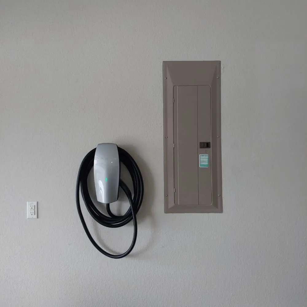 Slide of Roa Electrical Services