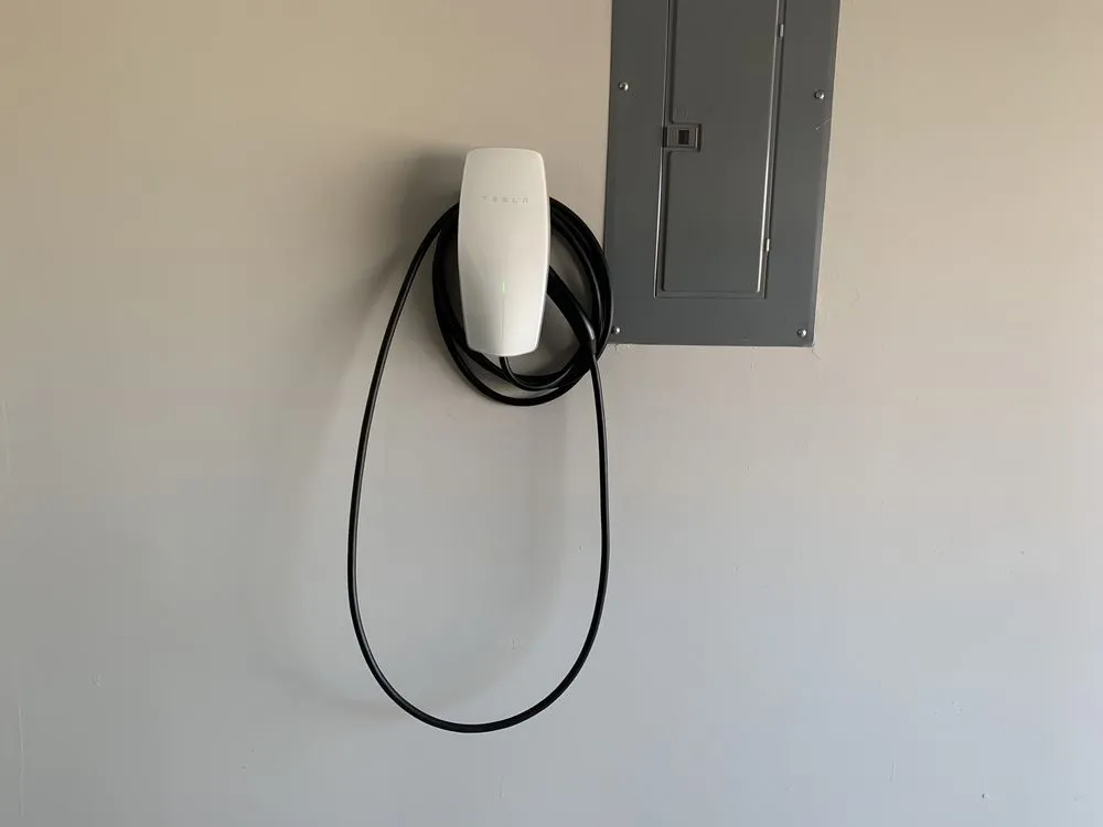 Slide of Roa Electrical Services