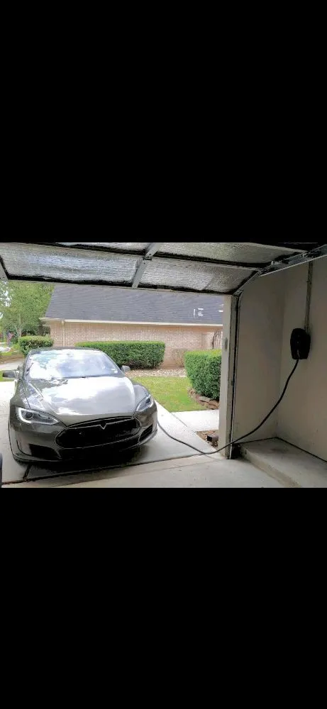 Slide of Roa Electrical Services