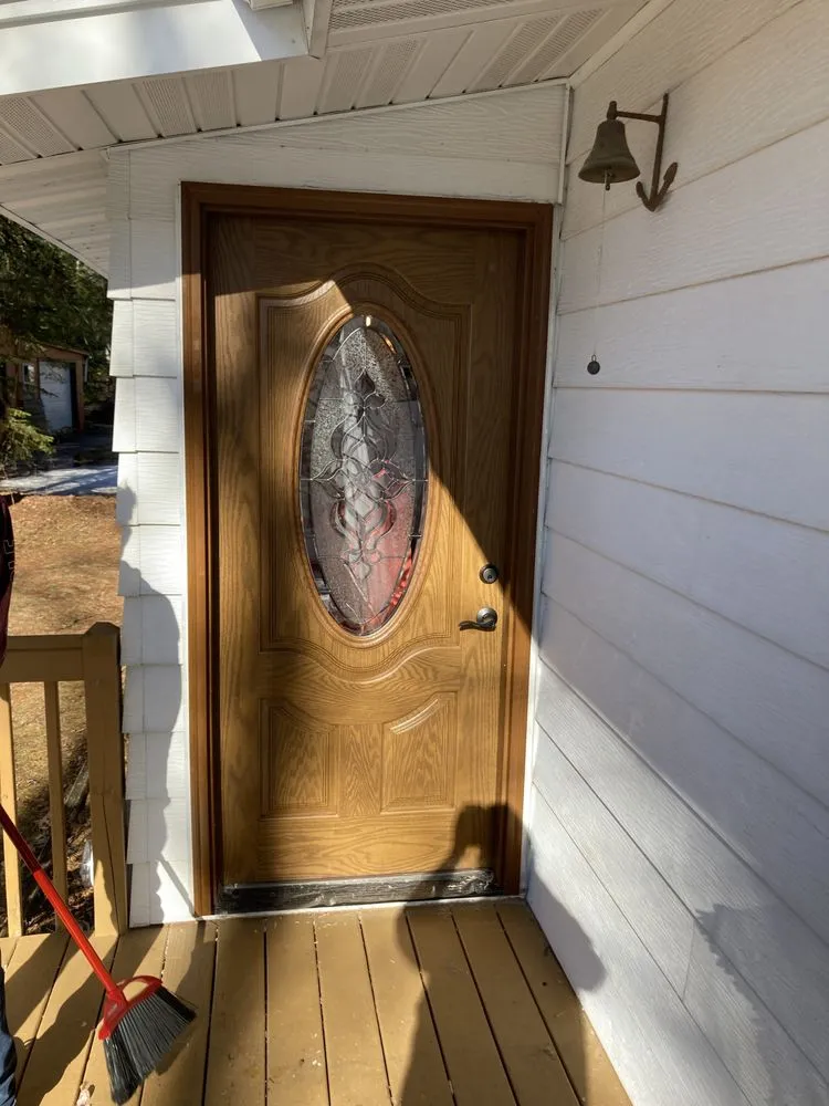 Emergency electrician providing outlet and switch repair in Rib Lake, WI - Rob Does It