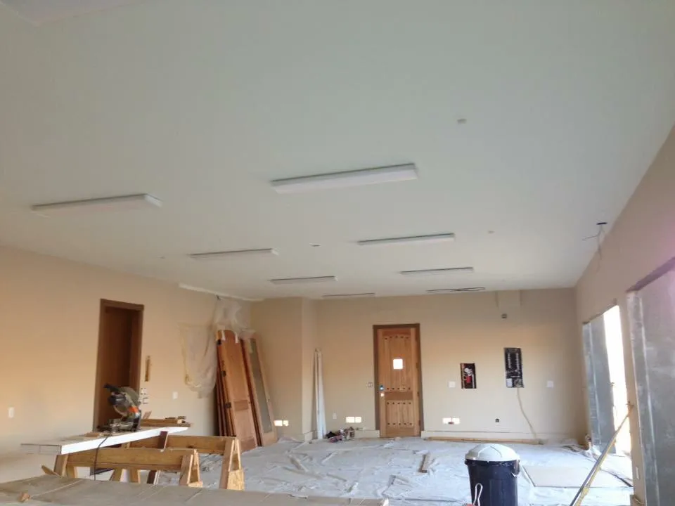 Expert electrician providing circuit breaker repair in ,