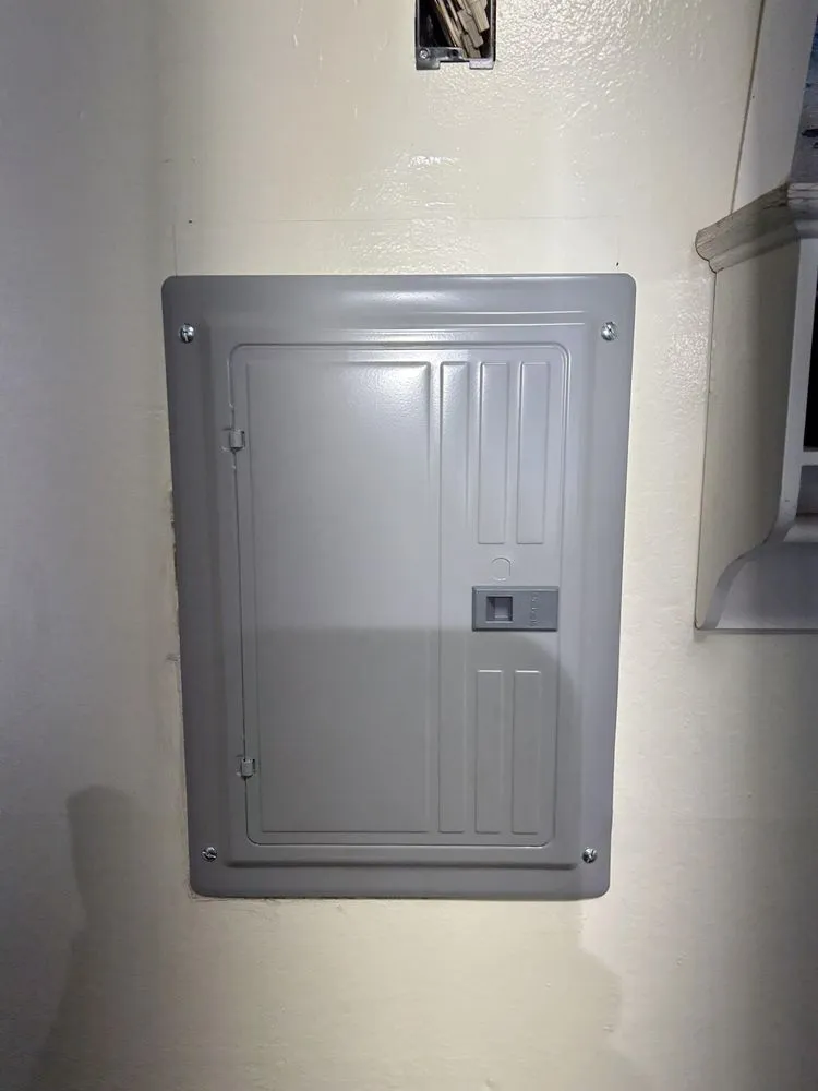 Slide of Roberto Mendoza