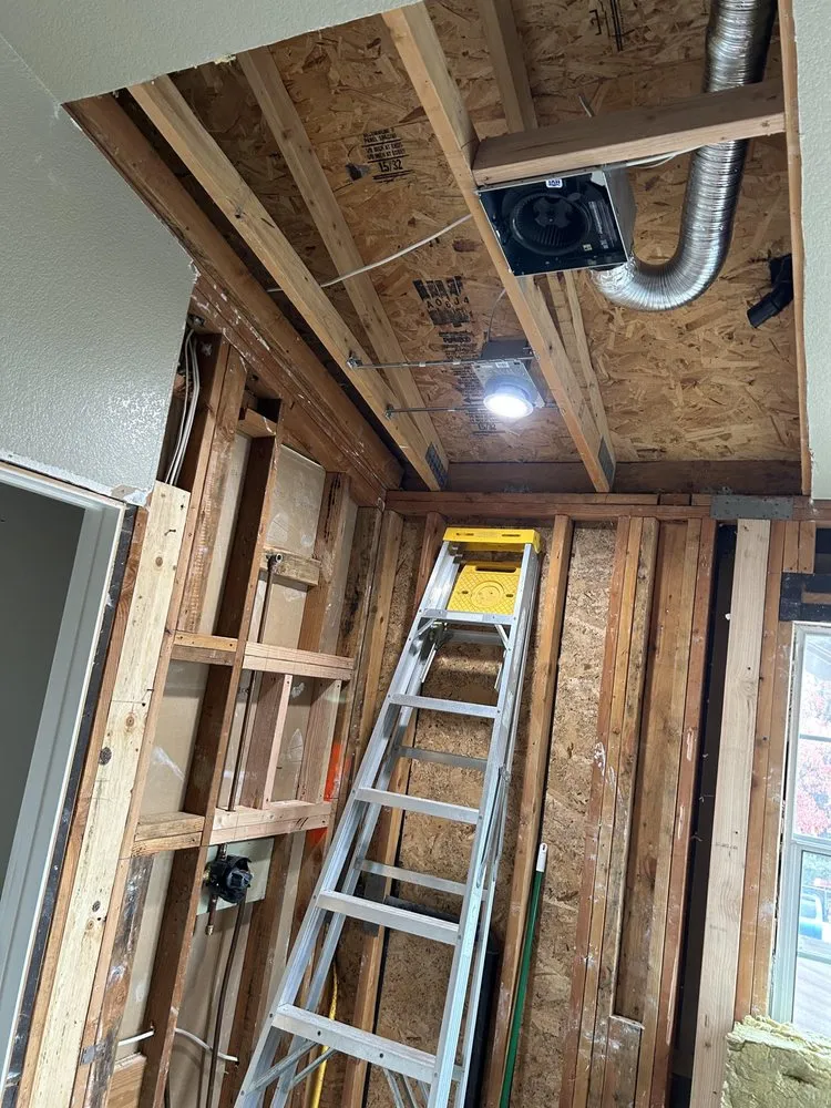 Slide of Roberto Mendoza