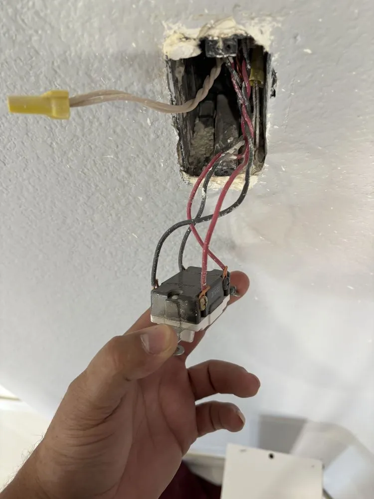 Slide of Robert’s electric services