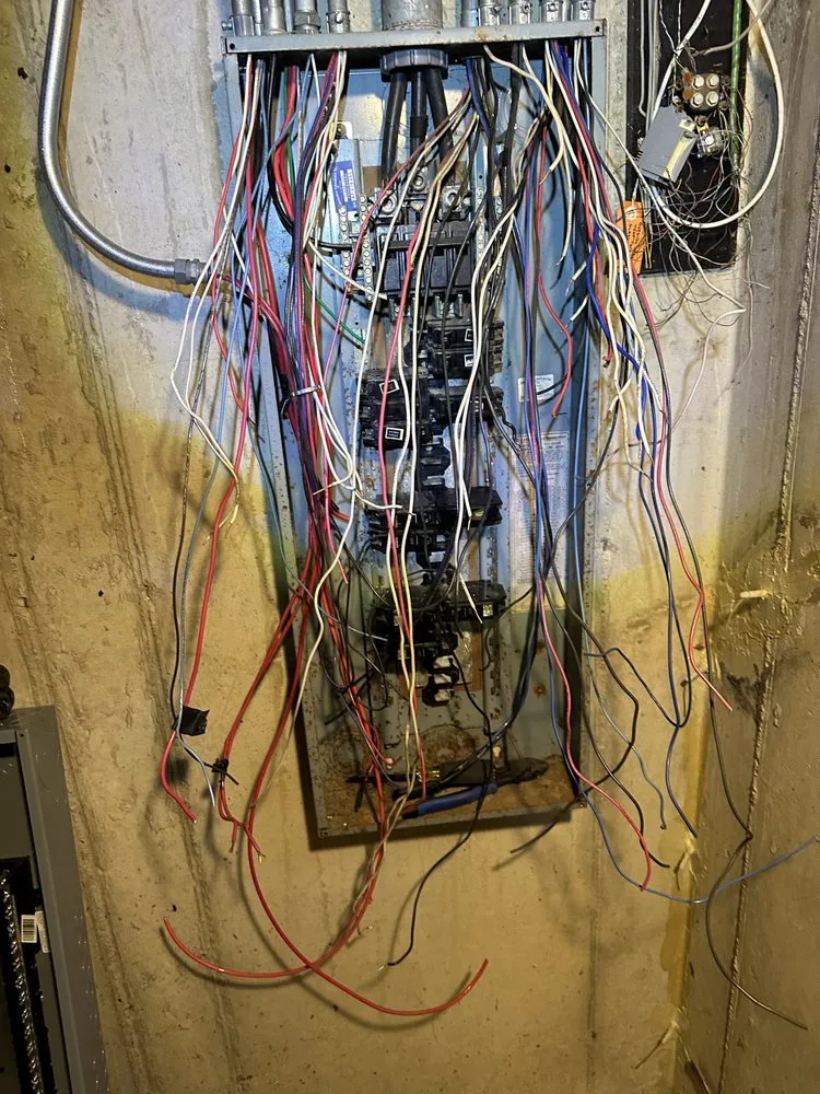 Slide of Robinucci Electrical & Lighting