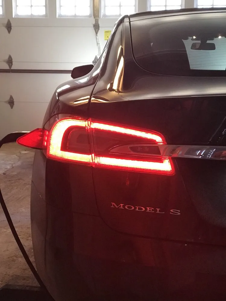 Emergency circuit breaker repair experts serving , - Robles Electric