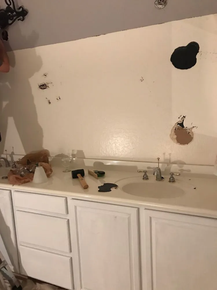 Slide of Rob's Electric & Handyman Services