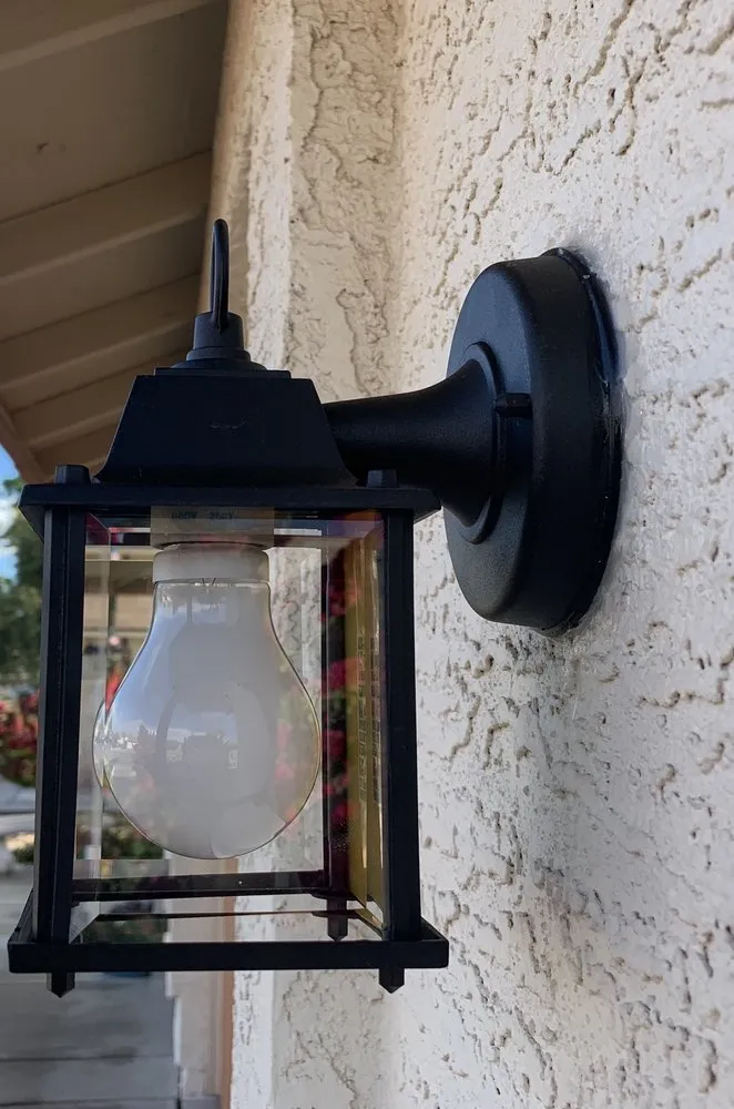 Slide of Rob's Electric & Handyman Services