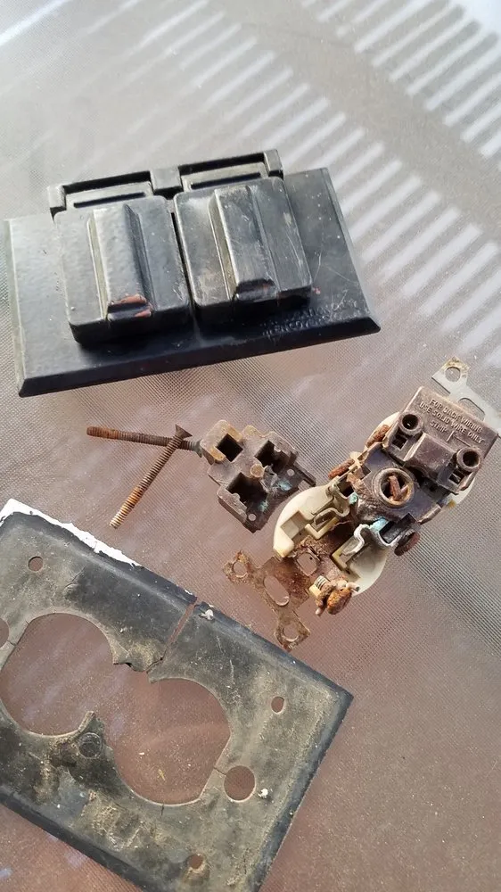 Slide of Rob's Electrical Services