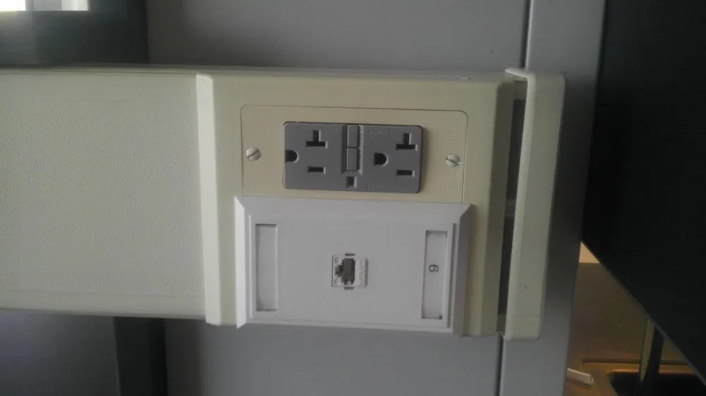 Slide of Robust Emergency Electrician