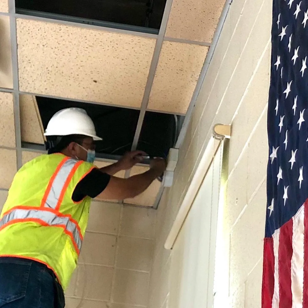 Slide of Rocha Electric