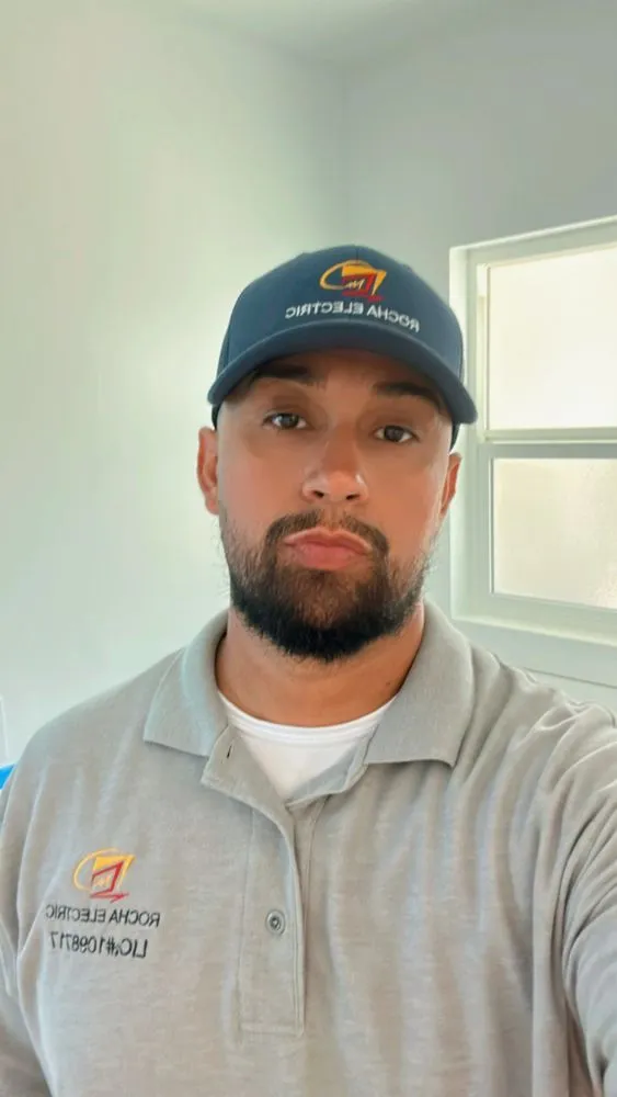 Slide of Rocha Electric