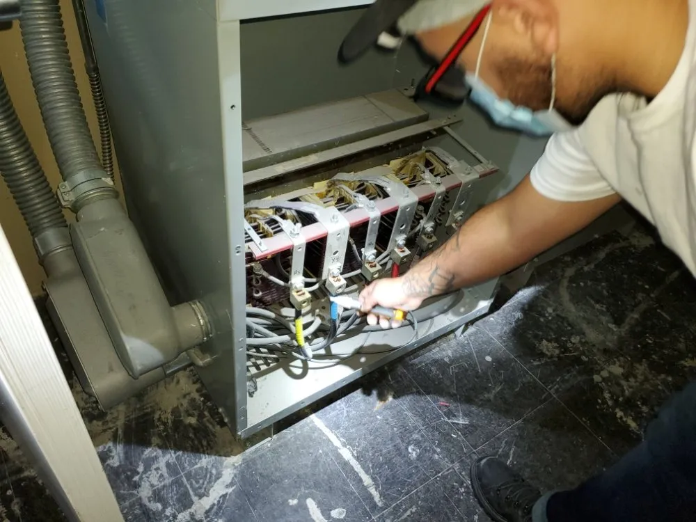 Slide of Rocha Electrical Systems